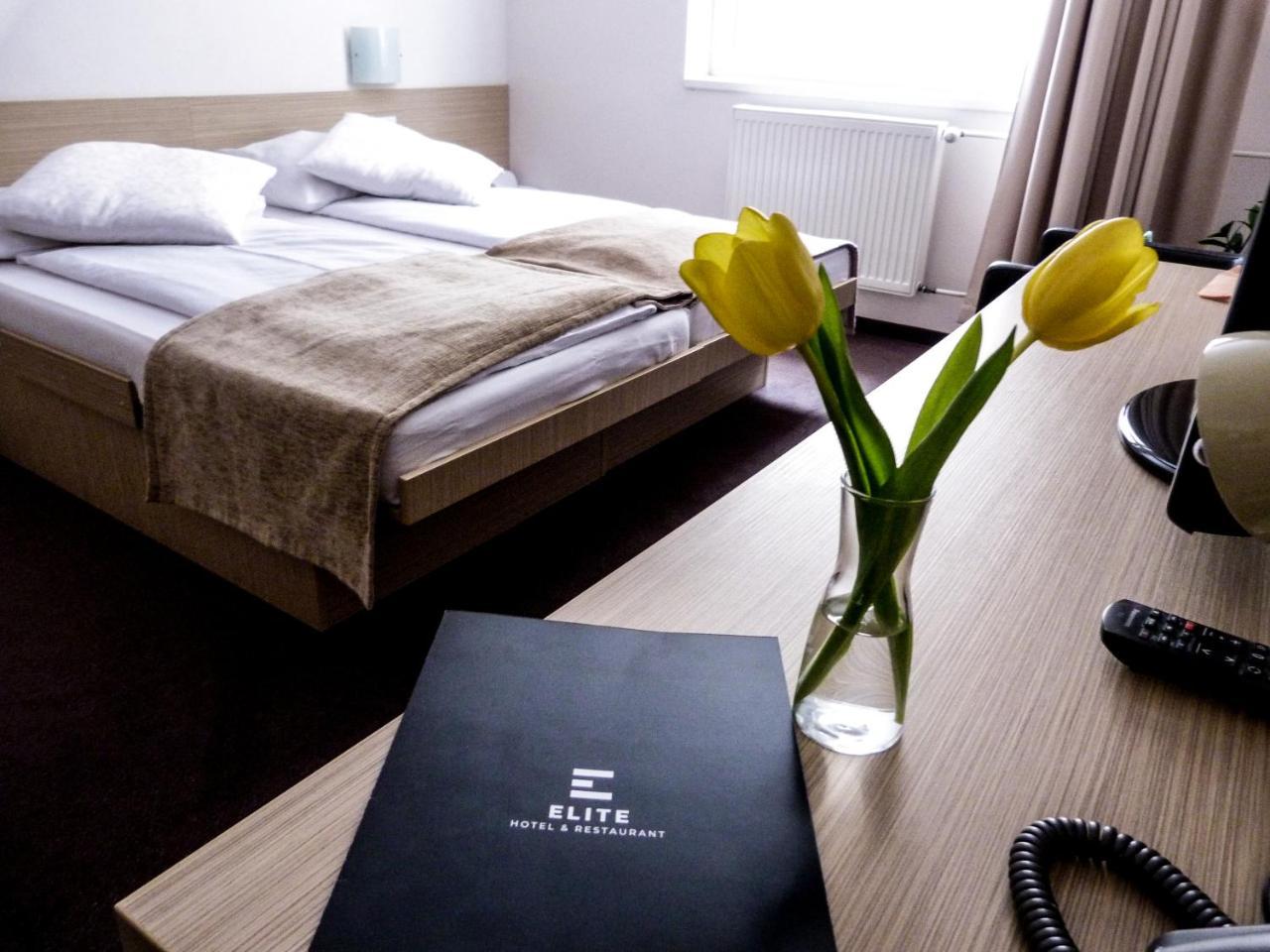 Elite Hotel Nová Dubnica Buitenkant foto