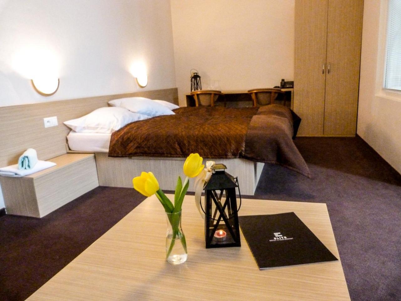 Elite Hotel Nová Dubnica Buitenkant foto